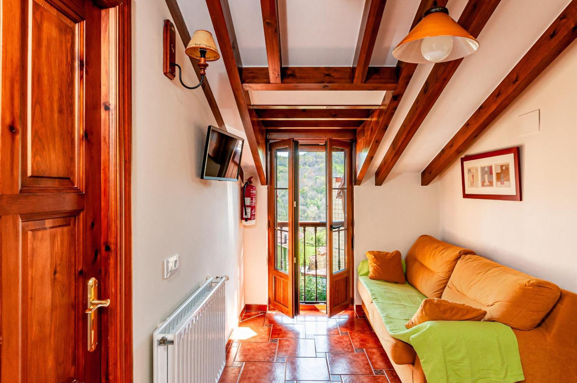 Apartamentos La Regoria Arenas De Cabrales Extérieur photo