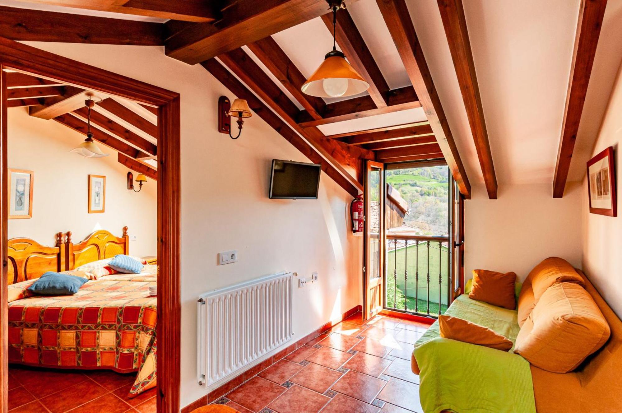 Apartamentos La Regoria Arenas De Cabrales Extérieur photo