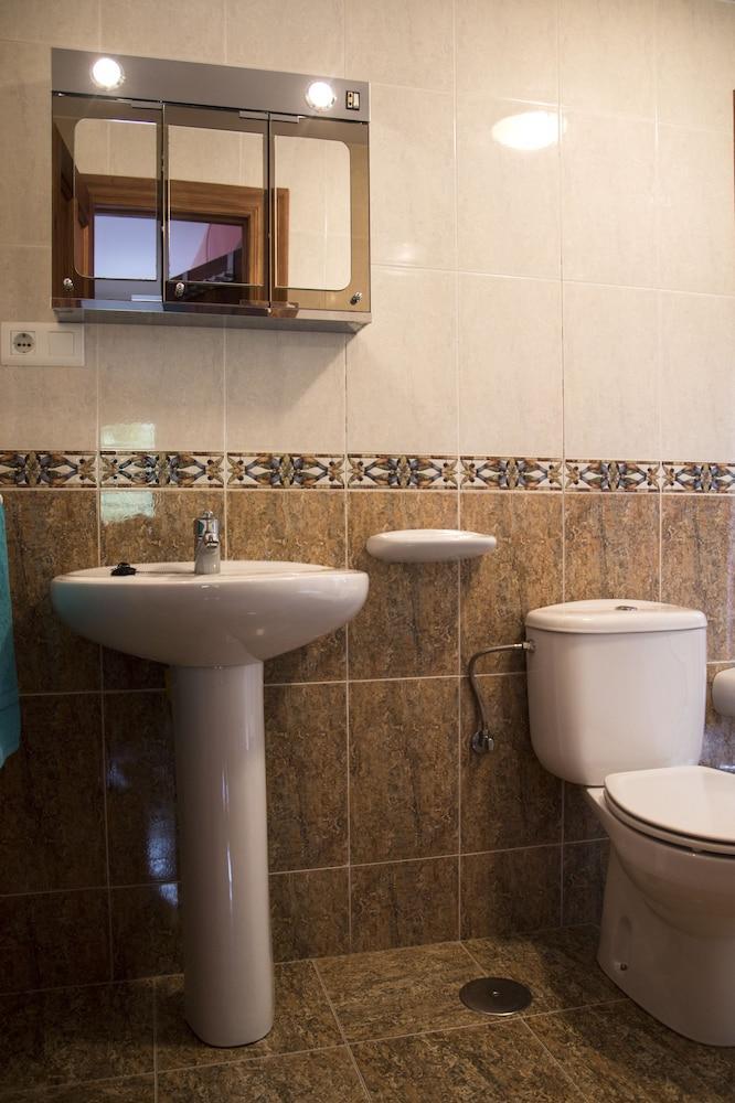 Apartamentos La Regoria Arenas De Cabrales Extérieur photo