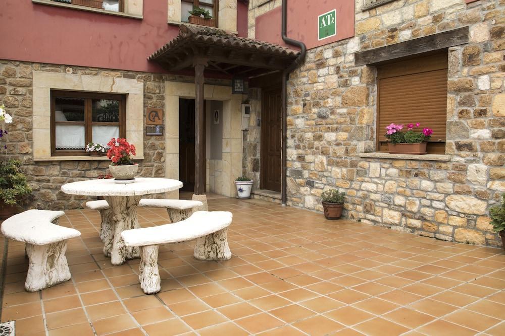 Apartamentos La Regoria Arenas De Cabrales Extérieur photo